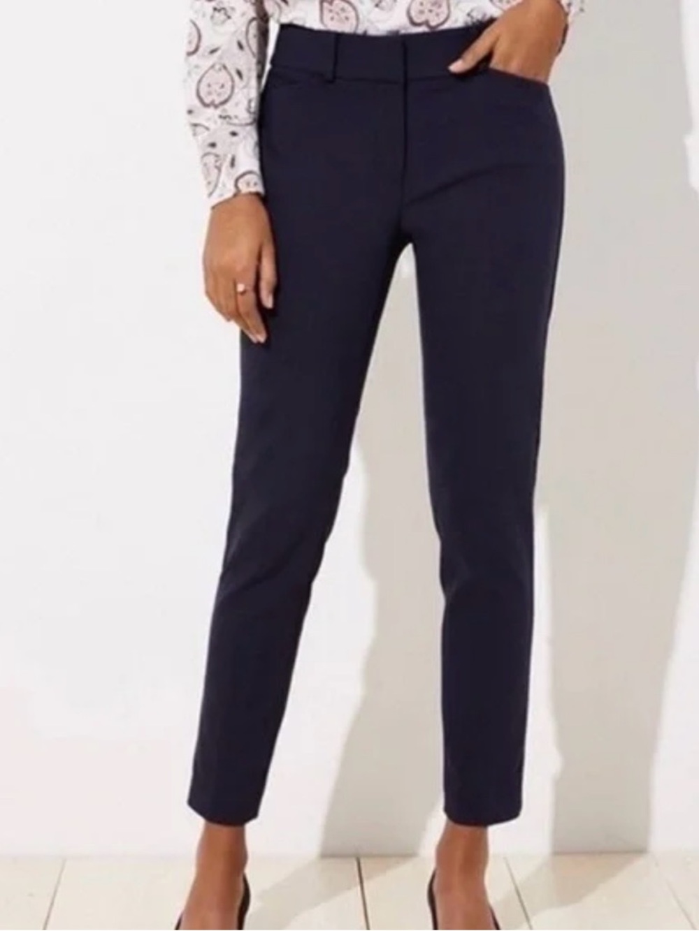 Loft women’s size‎ 12, Julie ankle pants navy blue color